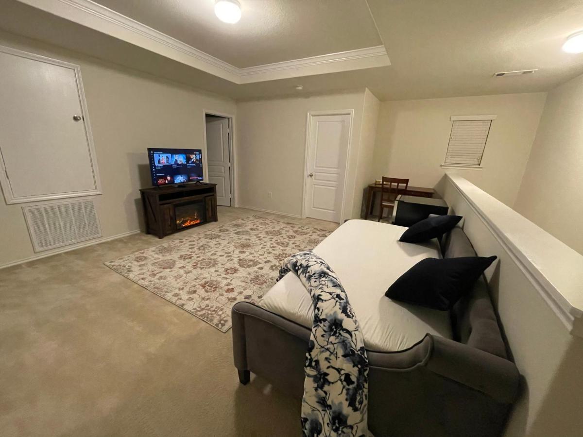Villa N-E-G House - Near David Wayne Hooks Airport Houston Exterior foto